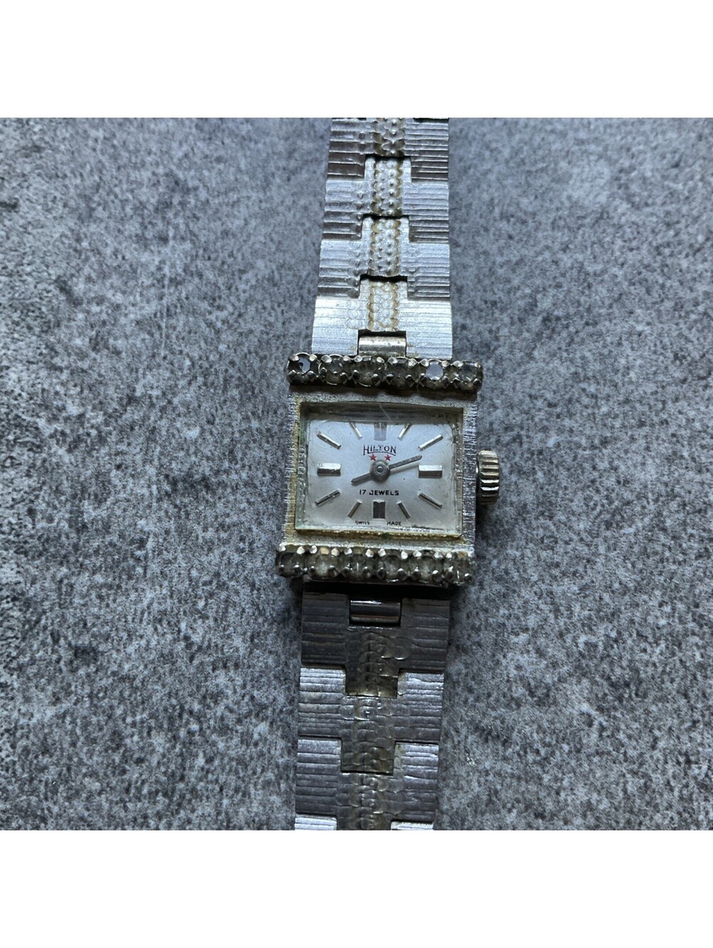 Vintage Hilton Ladies Stainless Steel/Silver Tone Watch Swiss 17 Jewel A17